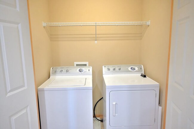 Building Photo - 4725 Victor Path