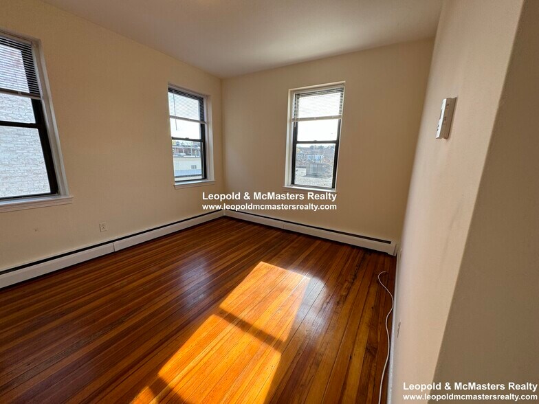 Building Photo - 75 Brighton Ave