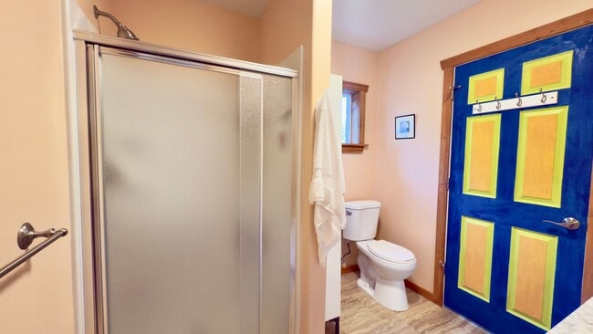 Building Photo - Lakefront Loft at Summit Lake with Air Con...