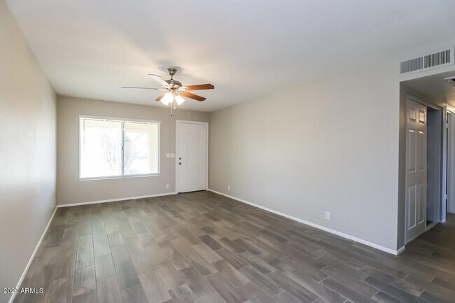 Building Photo - 4924 W Villa Rita Dr