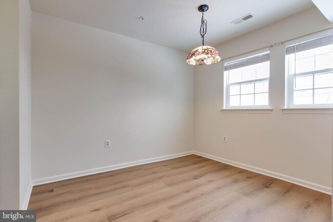 Building Photo - 8399 Montgomery Run Rd