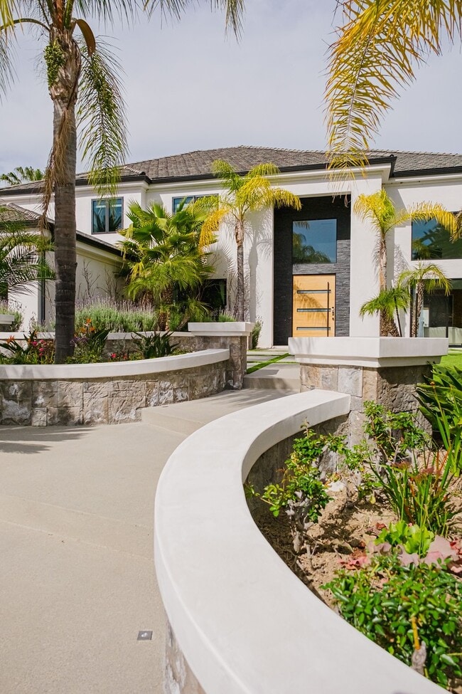 Building Photo - 25879 Chalmers Pl