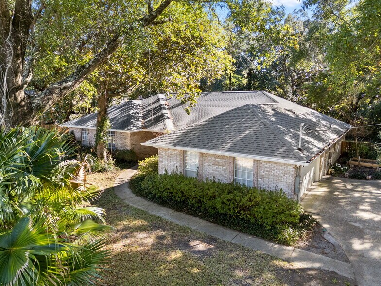 Building Photo - 4139 Sandy Bluff Dr W