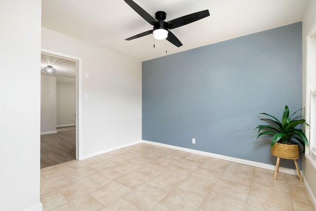 Building Photo - 3713 Cll San Antonio