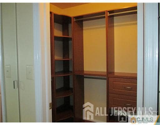 Building Photo - 1406 Woodbridge Commons Way