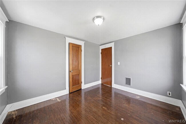 Building Photo - 220 Dartmouth Ave