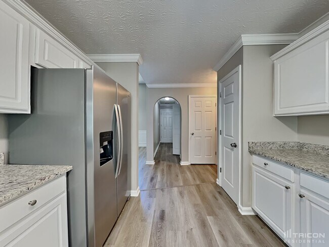 Building Photo - 802 Plantation Court Loganville GA