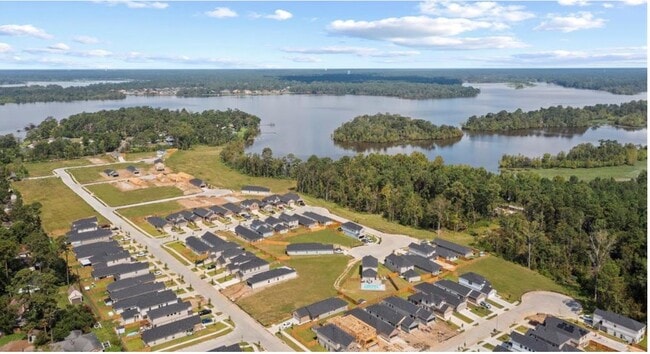 Building Photo - 909 Lago Laceno Ln