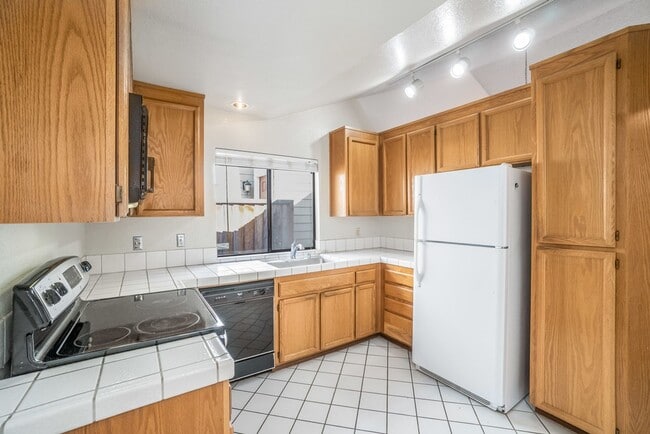 Building Photo - 2827 Burgner Ave