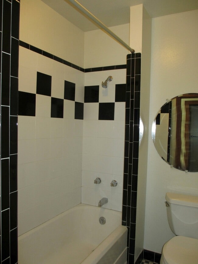 Building Photo - 2 ROOMMATES NEEDED!!!  Beautiful  5+ Bedro...