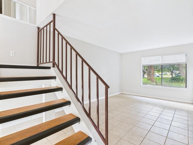 Building Photo - 9520 Quail Village Ln