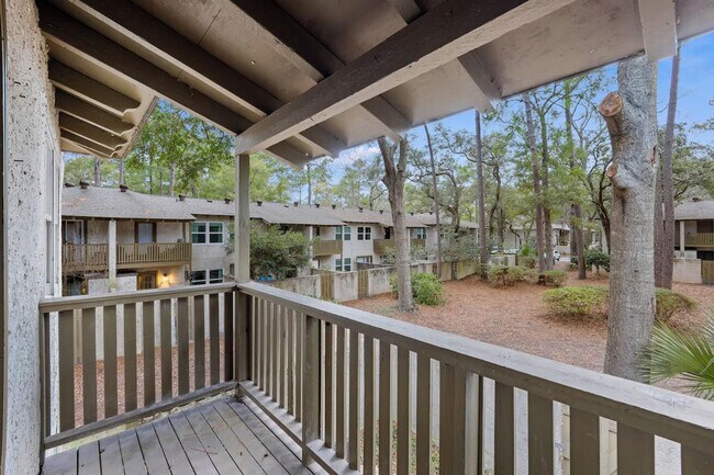 Building Photo - 400 William Hilton Pkwy