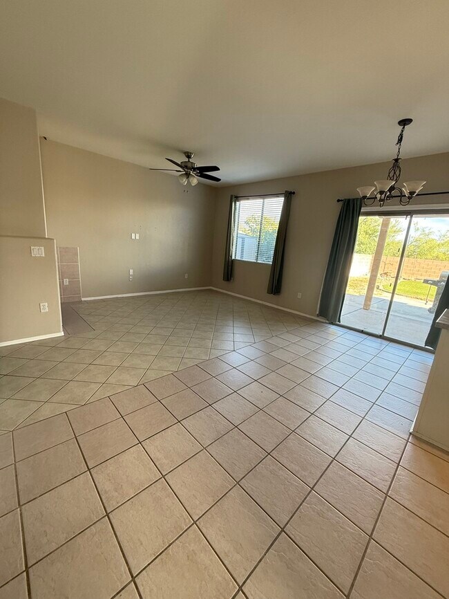 Building Photo - HOUSE FOR RENT