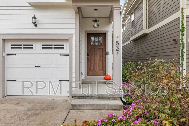 Building Photo - 537 Eastboro Dr