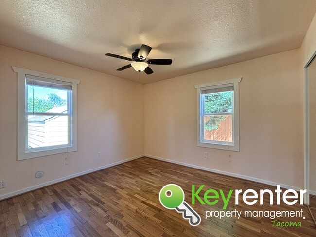 Building Photo - Charming 2-Bedroom Home with Modern Upgrad...