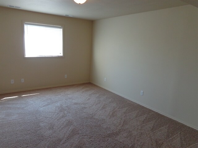 Building Photo - 1127 Kensington Dr