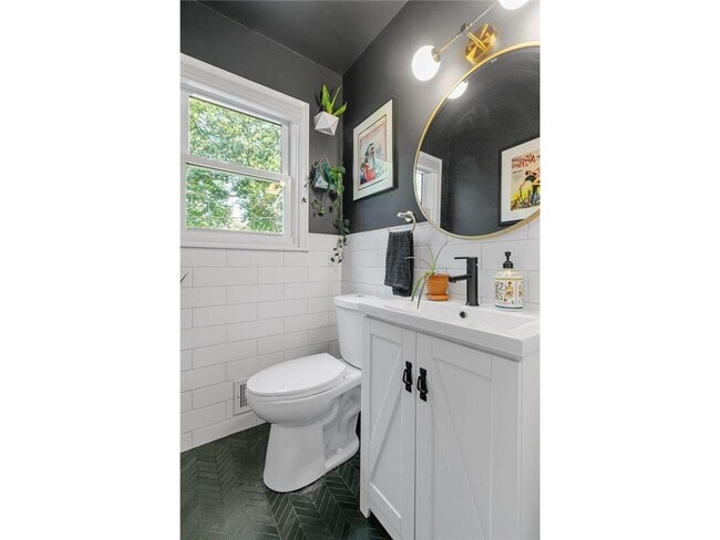 Building Photo - 1620 Winnetka Ave N