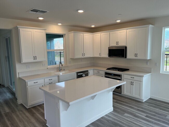 Building Photo - Single Family Natomas