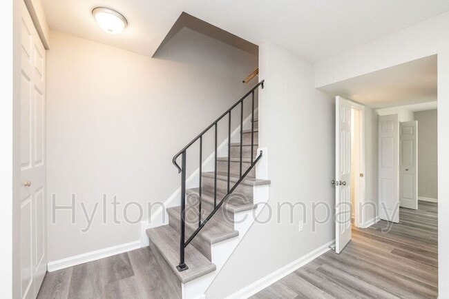 Building Photo - 3231 Hunters Mill Dr