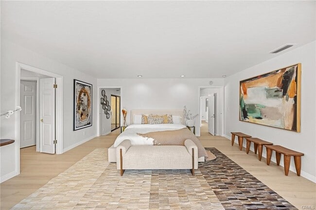 Building Photo - 673 S Mentor Ave