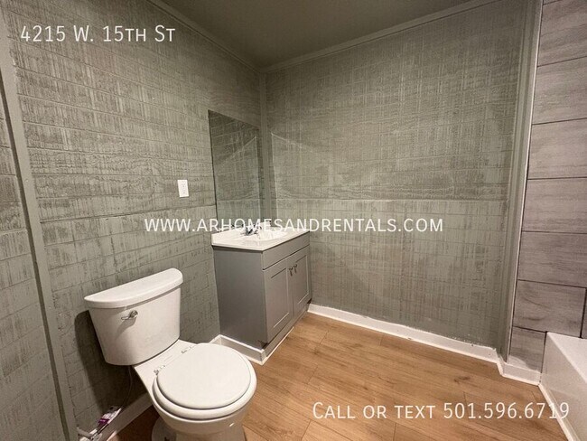 Building Photo - 4215 W 15th St