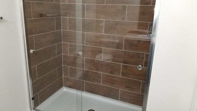 Building Photo - NEW LUXURY ONE BEDROOM APARTMENT UNFURNISHED