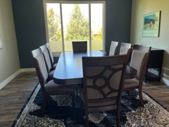 Building Photo - 541 Rita Pl