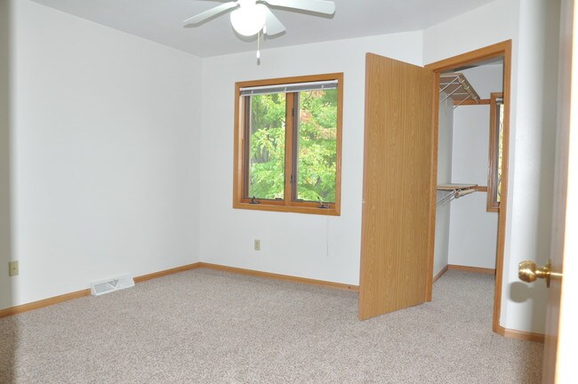 Building Photo - 306 Harbour Town Dr