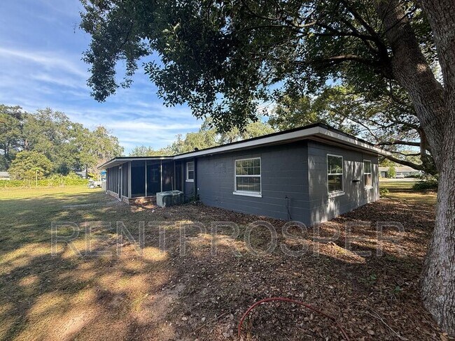 Building Photo - 1130 W Lake Brantley Rd