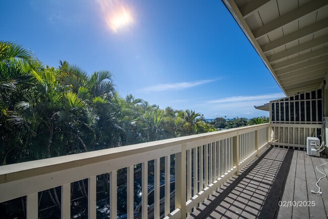 Building Photo - $3000 /2br/1ba/1 parking stall in Waialae ...