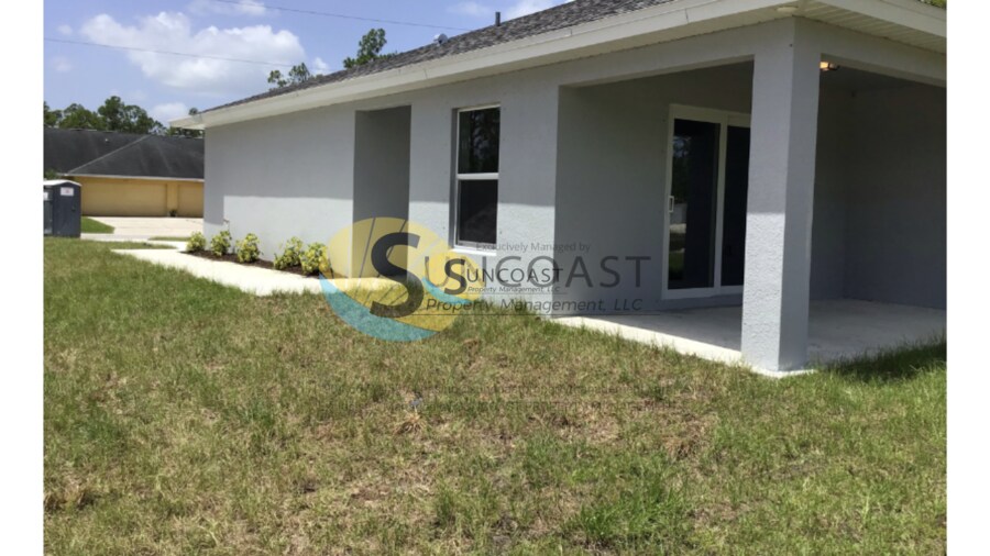 Building Photo - 3851 Hollycrest St