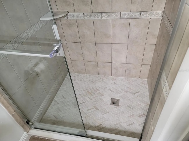 Building Photo - 5831 Monroe Rd