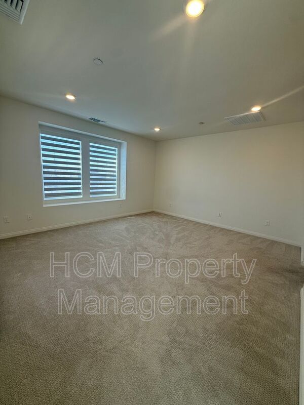 Building Photo - 4254 S Hermosa Paseo