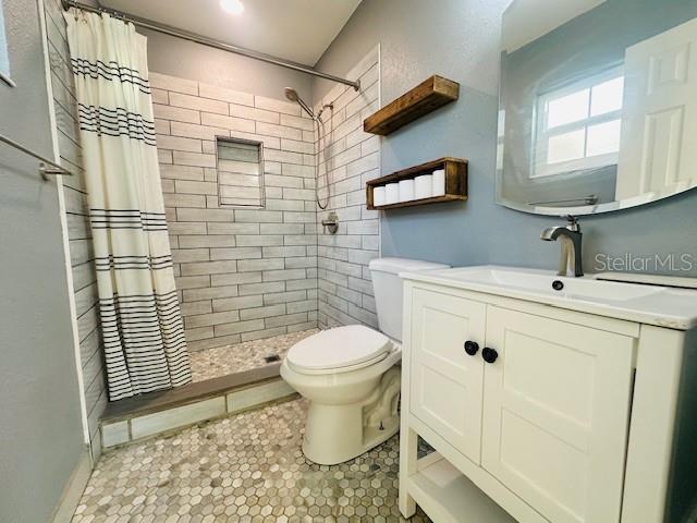 Building Photo - 1004 7th St S