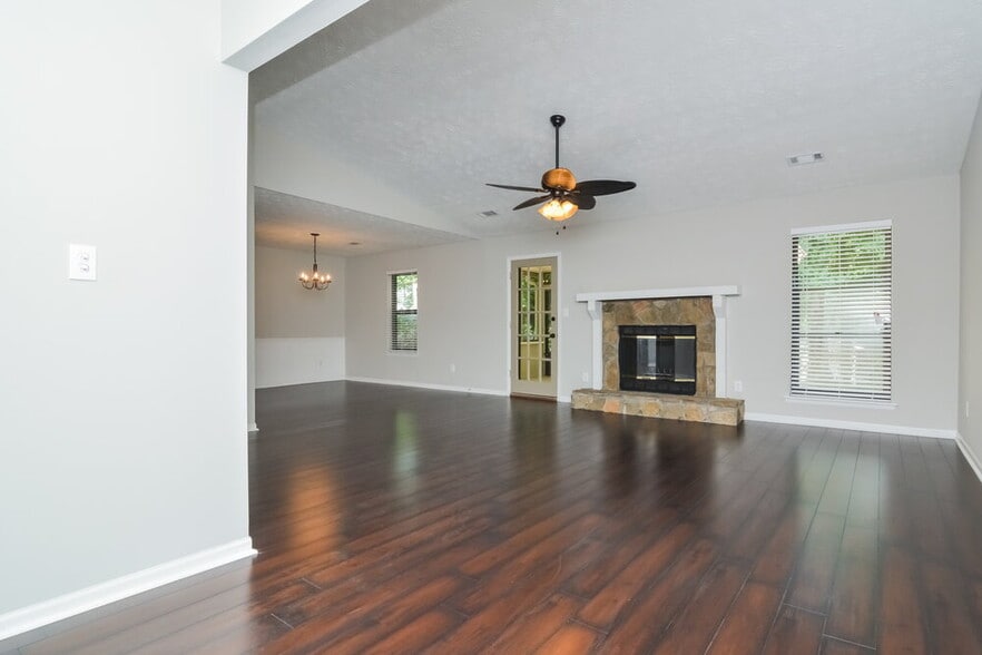 Building Photo - 3747 Willow Wood Way NW