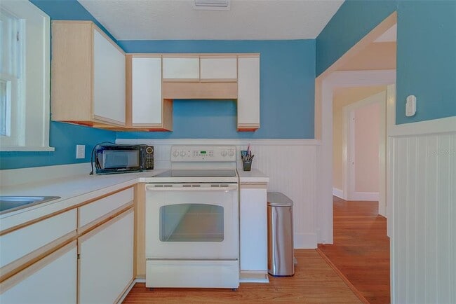 Building Photo - 4642 7th Ave N