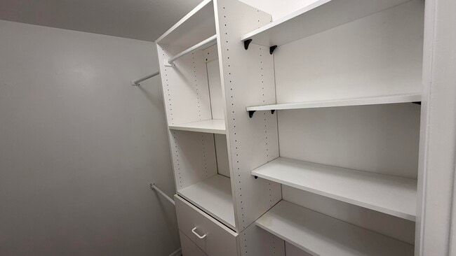 Building Photo - 3302 SE Aster Ln