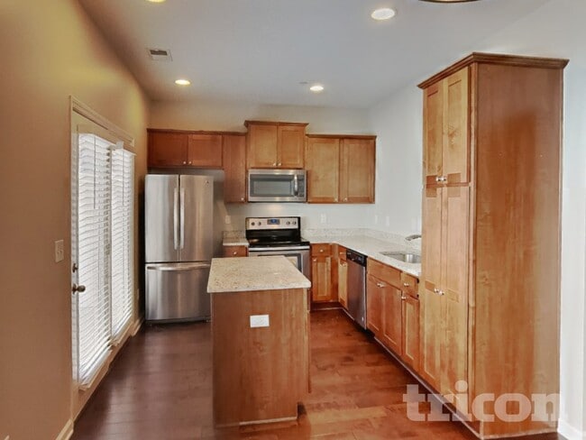 Building Photo - 508 Hickory Leaf Ct