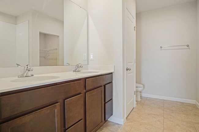 Building Photo - 3 Bedroom 2 Bathroom Single-Family Home No...