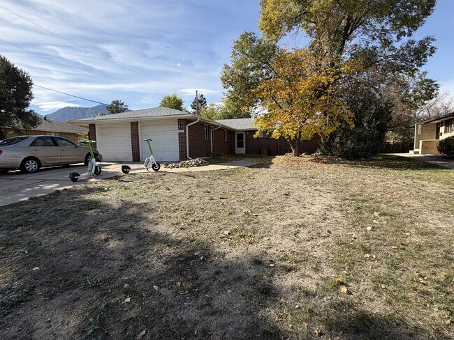 Building Photo - 1205 E Ridge Ave