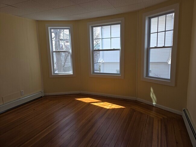 Building Photo - 119 Webster St