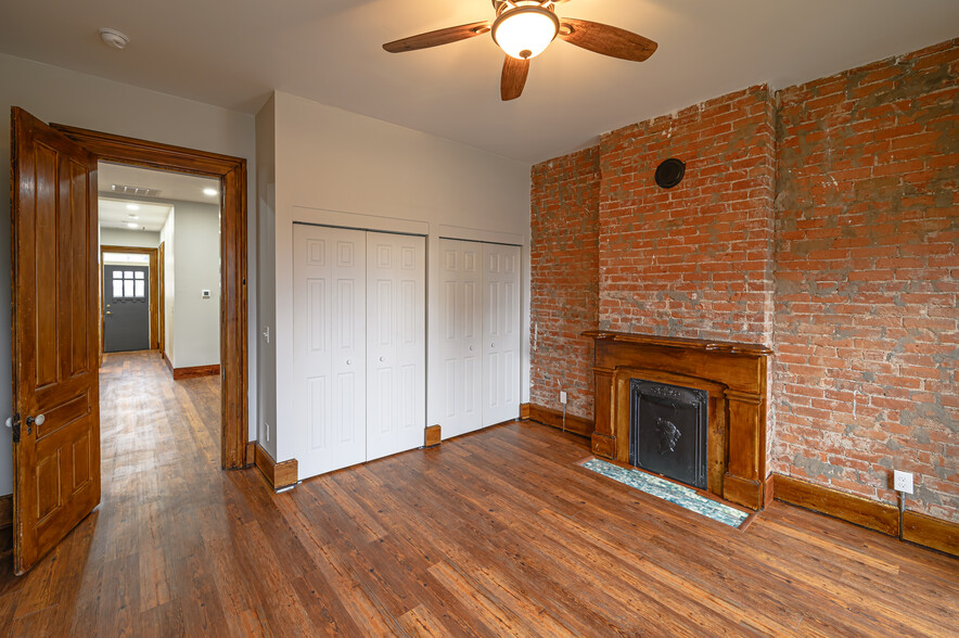 Building Photo - 44 S Terry St
