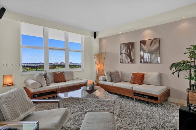 Building Photo - 5600 Collins Ave