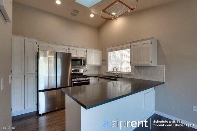 Building Photo - 3 br, 2 bath House - 6117 101st Place Nort...