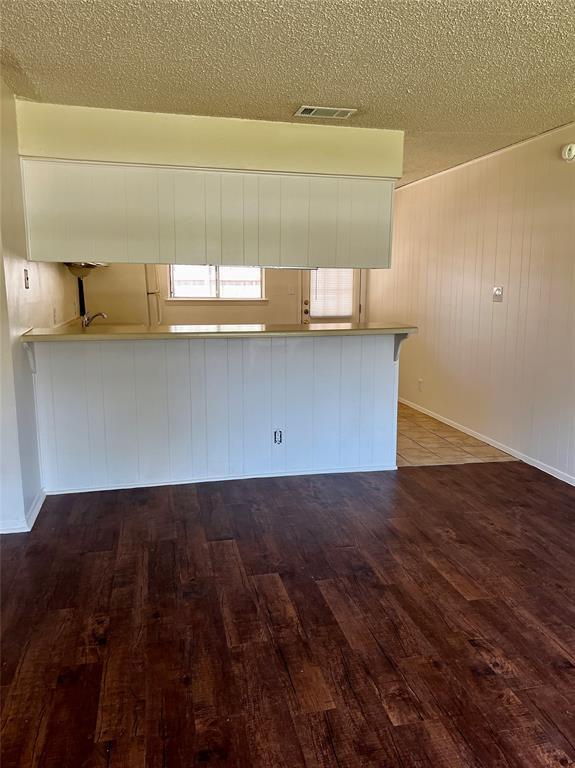 Building Photo - 2204 Lanier Dr