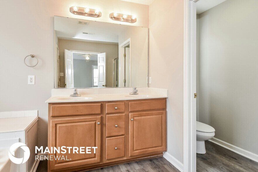 Building Photo - 6116 Boxelder Cove