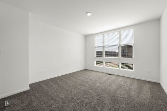 Building Photo - 2246 Venture Dr