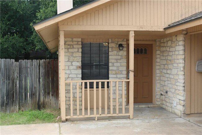 Building Photo - 803 Kimberly St
