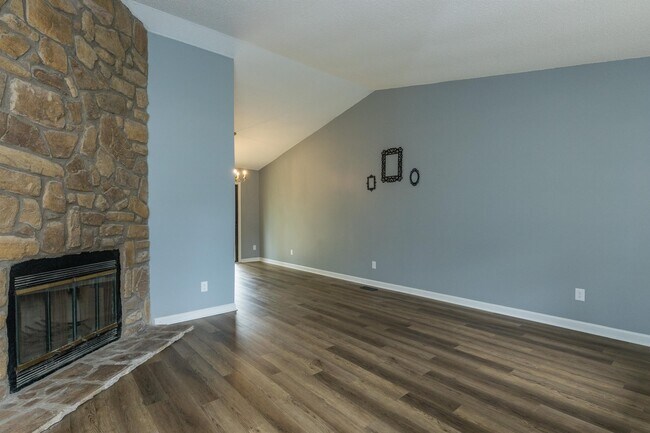 Building Photo - 8221 Rocky Ct