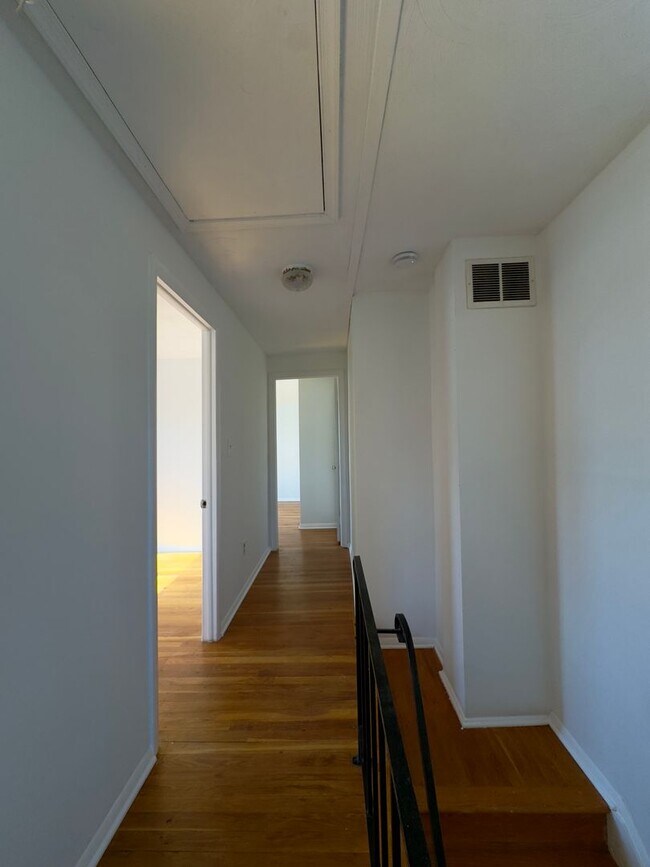 Building Photo - Charming 3 Bedroom/2 Bathroom Townhome in Rosedale, MD!